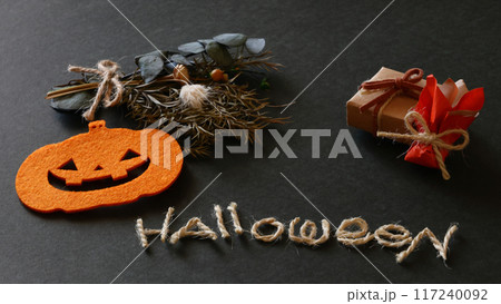 ハロウィンのかぼちゃ飾りとお菓子のプレゼントボックス ハロウィンのかぼちゃ飾りとお菓子のプレゼントボックス 117240092