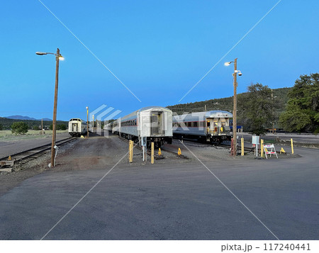 グランドキャニオン鉄道　ウィリアムズ駅　車両基地/停車場の車両 117240441