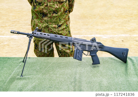 展示される陸上自衛隊の89式小銃 117241836