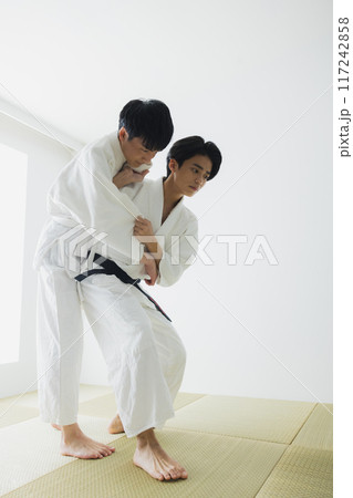 道着の男性　　 117242858