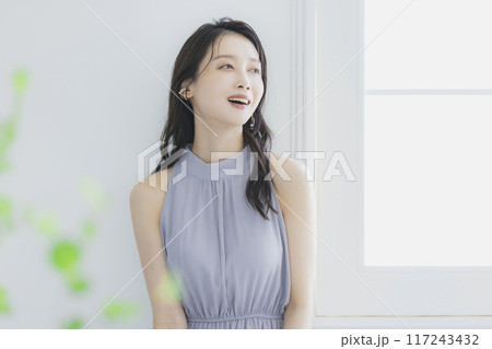 クールな女性 クールな女性 117243432