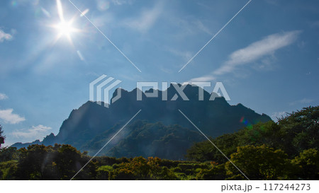 荒々しい妙義山の絶景 白雲山 群馬県 日本 荒々しい妙義山の絶景 白雲山 群馬県 日本 117244273