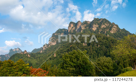 荒々しい妙義山の絶景　白雲山と金洞山　群馬県　日本 117244278