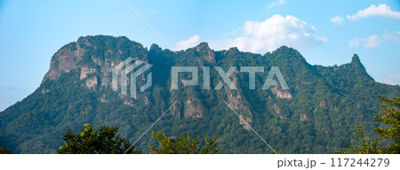 荒々しい妙義山の絶景 金鶏山 群馬県 日本 荒々しい妙義山の絶景 金鶏山 群馬県 日本 117244279