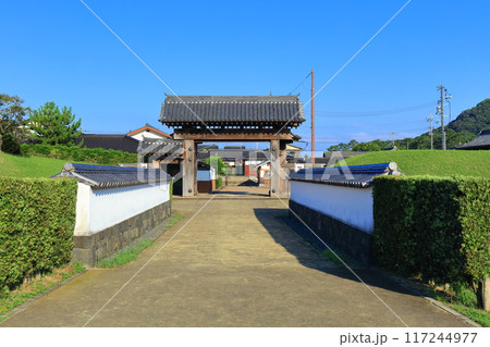 【山口県】晴天の萩城下町(北の総門) 【山口県】晴天の萩城下町(北の総門) 117244977