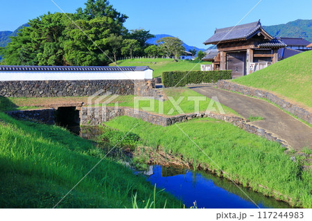 【山口県】晴天の萩城下町(北の総門) 【山口県】晴天の萩城下町(北の総門) 117244983