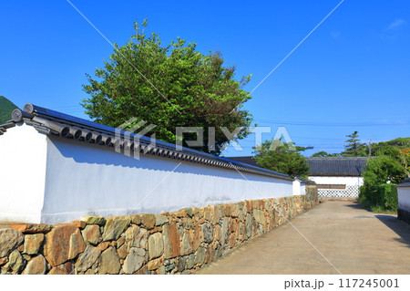 【山口県】晴天の萩城下町（堀内鍵曲） 117245001