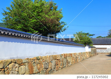 【山口県】晴天の萩城下町（堀内鍵曲） 117245002