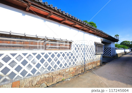 【山口県】晴天の萩城下町(旧萩藩江戸藩邸移築門) 【山口県】晴天の萩城下町(旧萩藩江戸藩邸移築門) 117245004