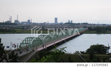 阿賀野川と松浜橋と都市風景 117245081