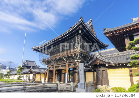 京都　本山興正寺　三門（楼門） 117246384