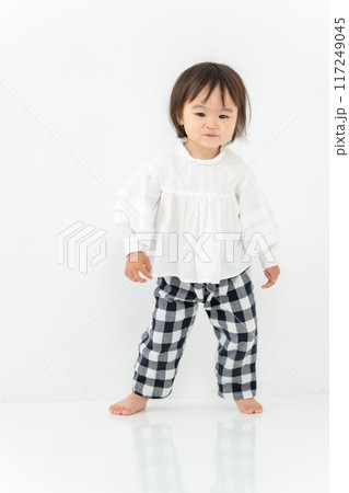 1歳の女の子 117249045