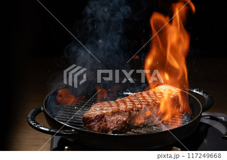ステーキ　肉　グリルパン　フランベ 117249668