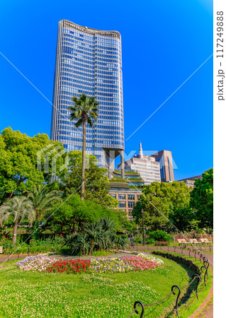 東京　千代田区 有楽町　日比谷公園から見た 東京ミッドタウン日比谷 117249888