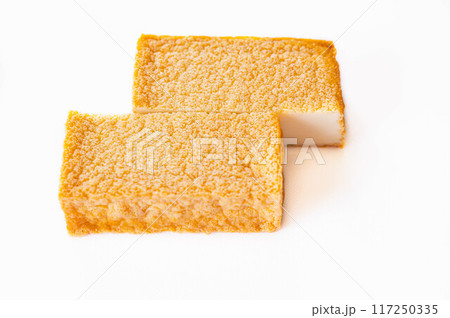 カットした絹厚揚げ カットした絹厚揚げ 117250335