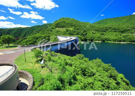 【広島県】快晴の温井ダムと温井ダムリゾート 【広島県】快晴の温井ダムと温井ダムリゾート 117250511