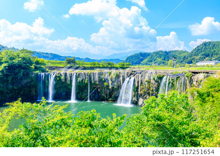 夏の原尻の滝 大分県豊後大野市 夏の原尻の滝 大分県豊後大野市 117251654