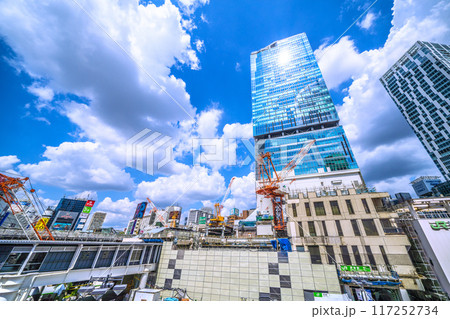 日本の東京都市景観 さよなら渋谷駅西口…解体が進みビルの左側が消滅…宮益坂下方面が…＝8月9日 117252734