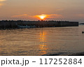 牛之浜漁港からの夕日（横構図） 117252884