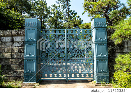 静岡県沼津市にある御用邸記念公園の正門 静岡県沼津市にある御用邸記念公園の正門 117253824