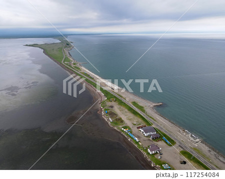 北海道　最後の楽園　野付半島　空撮 117254084