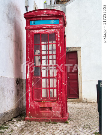 Red telephone box in Covent Garden, London, UK 117255358