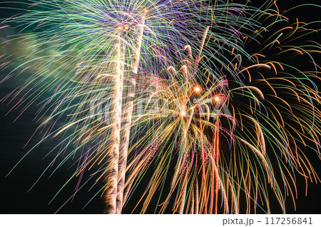 関東人気・戸田橋いたばし花火大会のスターマイン 117256841