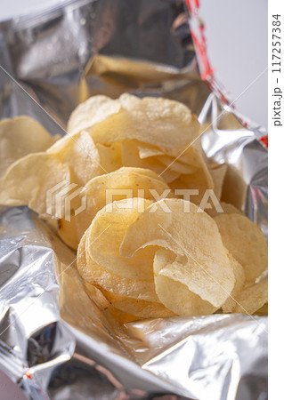 ポテトチップス 117257384