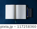 ノートとペン 117258360