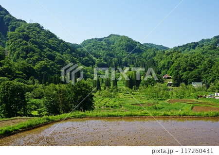 小谷村の山里　古民家と田園風景 117260431