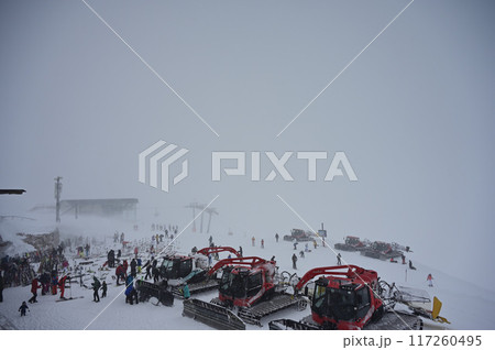 一面雪景色のツークシュピッツェ 一面雪景色のツークシュピッツェ 117260495
