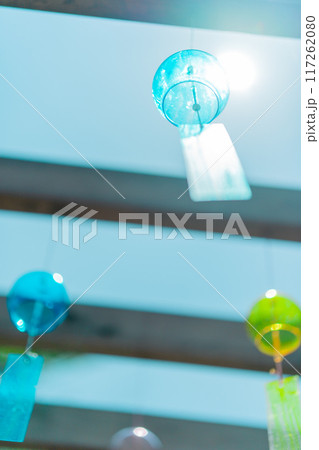 滋賀県大津市明智光秀の菩提寺天台宗西教寺の風鈴参道を撮影したもの 117262080