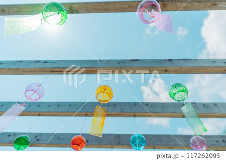 滋賀県大津市明智光秀の菩提寺天台宗西教寺の風鈴参道を撮影したもの 117262095