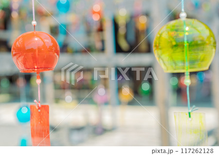 滋賀県大津市明智光秀の菩提寺天台宗西教寺の風鈴参道を撮影したもの 117262128