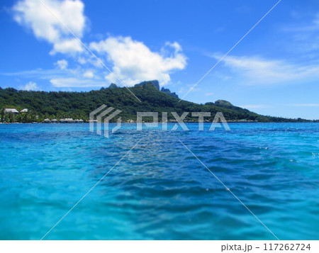 フレンチポリネシア　ボラボラ島　ジオラマ風 117262724