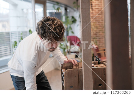 beauty parlor 117263269