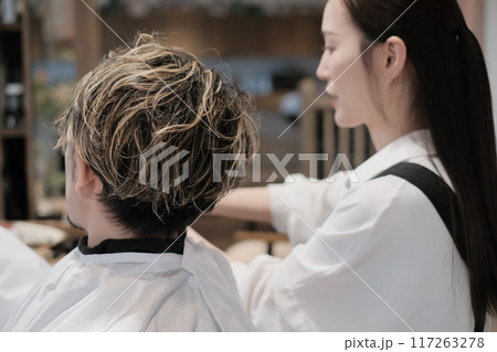 beauty parlor 117263278
