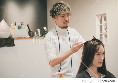 beauty parlor 117263286