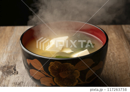 味噌汁 豆腐とわめの味噌汁 味噌汁 豆腐とわめの味噌汁 117263738