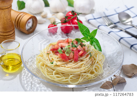 トマトとバジルの冷製パスタ トマトとバジルの冷製パスタ 117264783