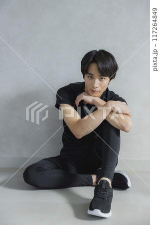 スポーツウェアを着た男性 117264849