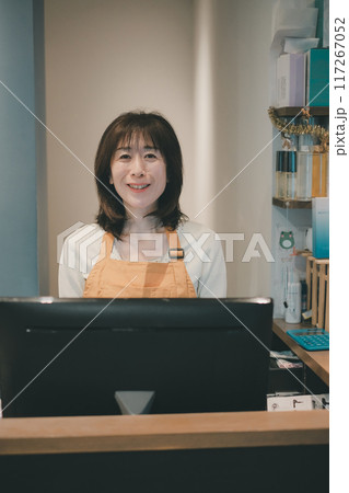 beauty parlor 117267052