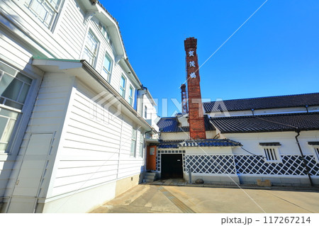 【広島県】快晴の西条酒蔵通り 117267214