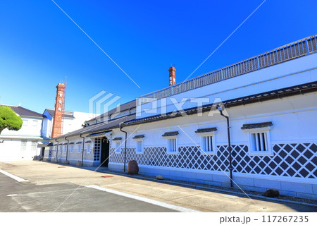 【広島県】快晴の西条酒蔵通り 117267235