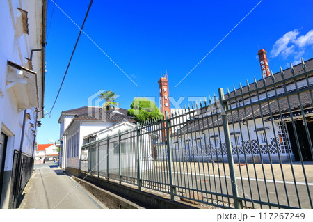 【広島県】快晴の西条酒蔵通り 117267249