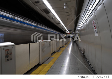 地下鉄のホーム 地下鉄のホーム 117267341