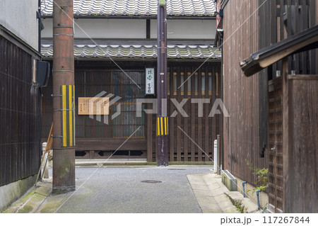 ならまち　南市町　風情ある町並み 117267844