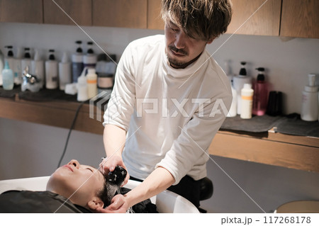 beauty parlor 117268178