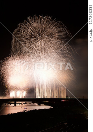 20234.08.3 戸田橋花火大会　いたばし花火大会　荒川放水路通水100周年記念 117268355