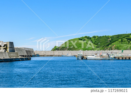 積丹半島の小さな漁港 日司(ひづか)漁港 積丹半島の小さな漁港 日司(ひづか)漁港 117269021